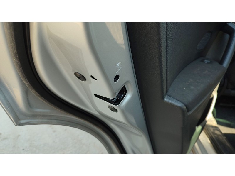 Recambio de cerradura puerta trasera izquierda para volkswagen tiguan (ad1, ax1) 2.0 tdi referencia OEM IAM   
