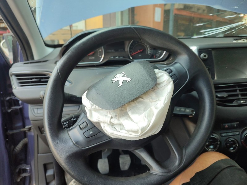 Recambio de volante para peugeot 208 i (ca_, cc_) 1.4 hdi referencia OEM IAM   