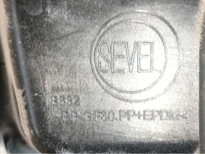 Recambio de tapa exterior combustible para peugeot boxer caja/chasis 2.2 hdi 130 referencia OEM IAM  B632 