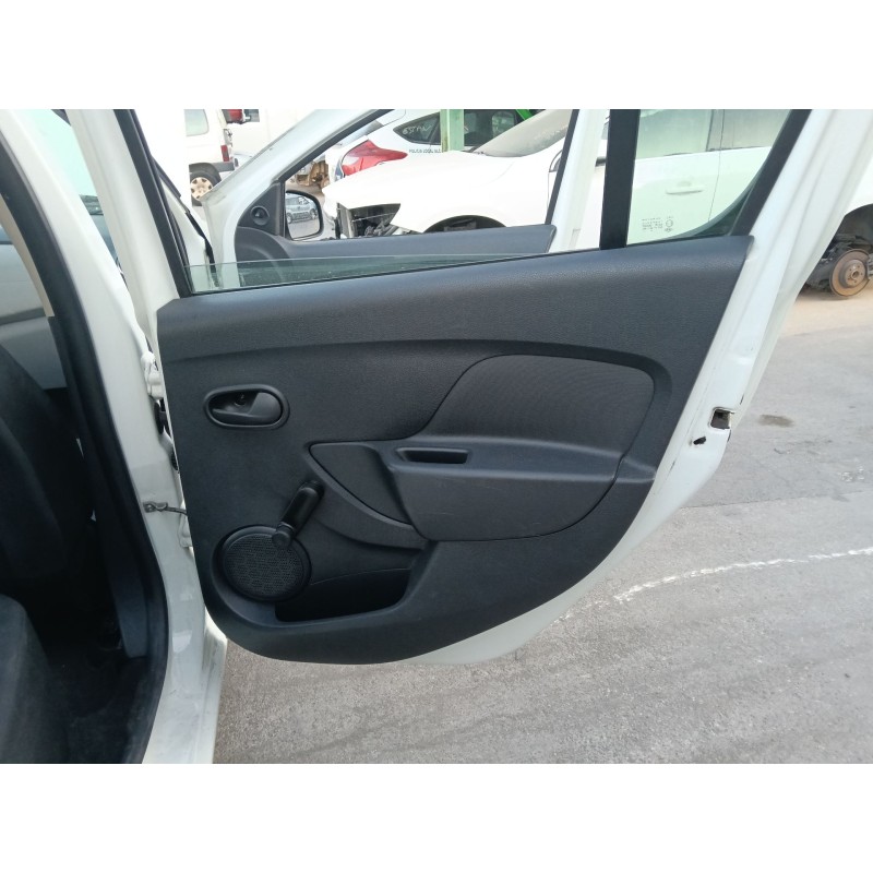 Recambio de guarnecido puerta trasera derecha para dacia sandero ii (b8_) 1.2 referencia OEM IAM   