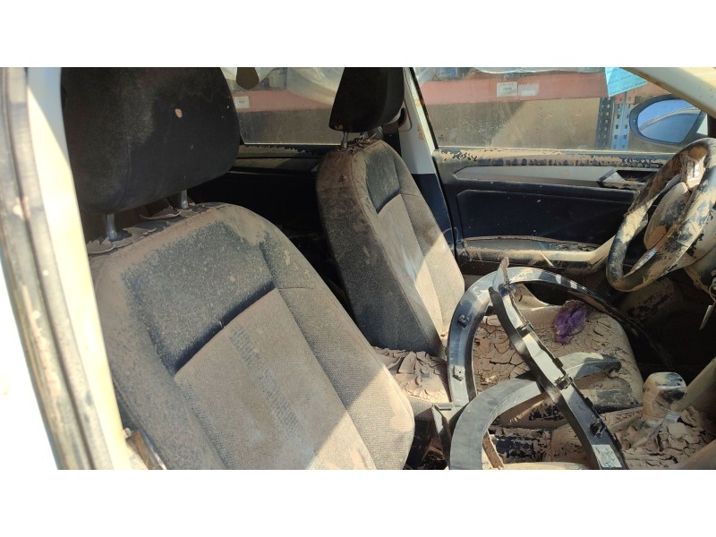 volkswagen t-roc (a11, d11) del año 2023