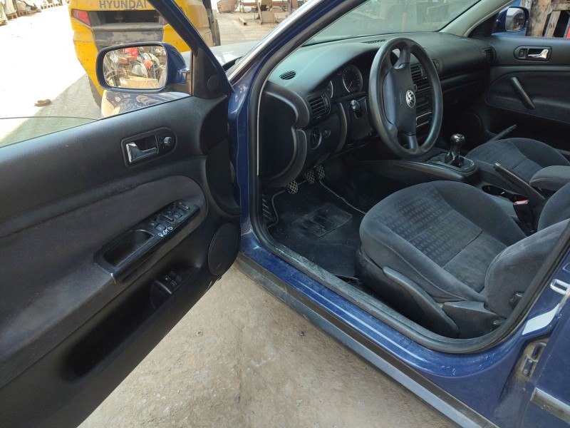 volkswagen passat b5.5 variant (3b6) del año 2001