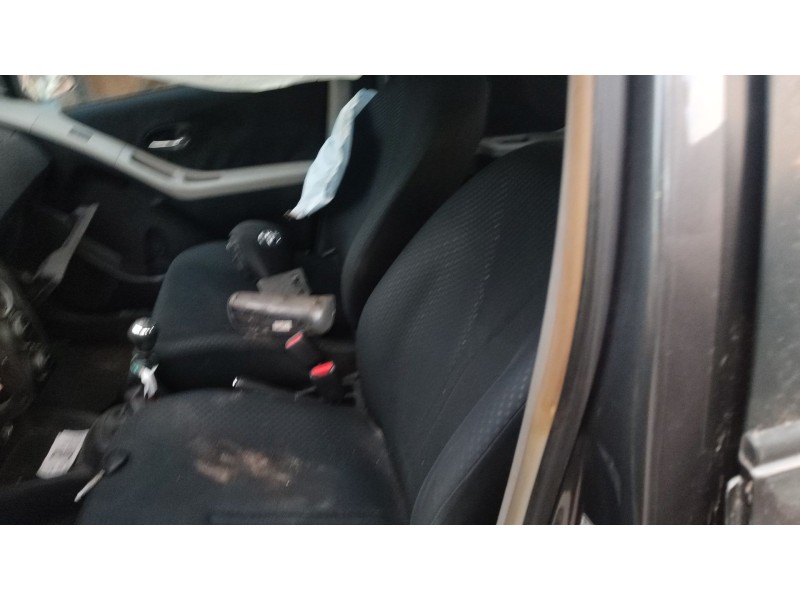 toyota yaris (_p9_) del año 2010