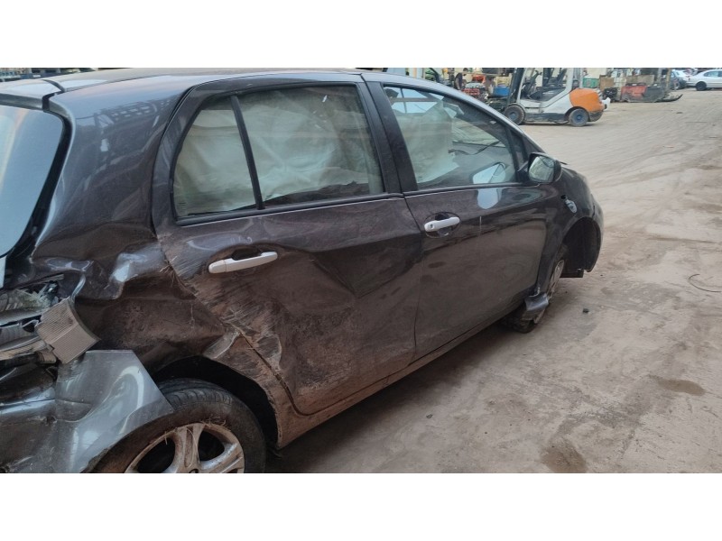 toyota yaris (_p9_) del año 2010