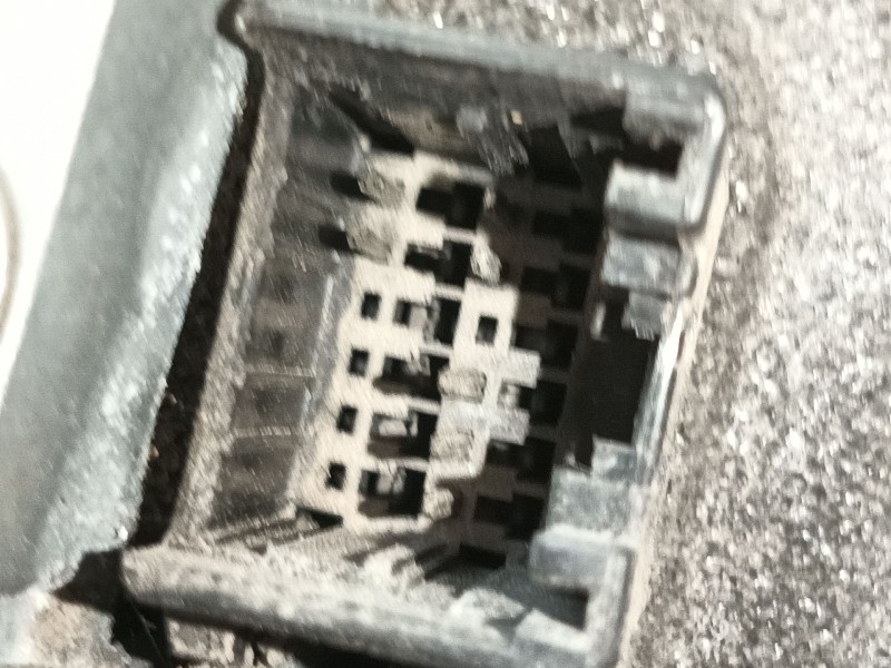 Recambio de retrovisor derecho para renault trafic ii autobús (jl) 1.9 dci 100 (jl0c) referencia OEM IAM 7701473243  