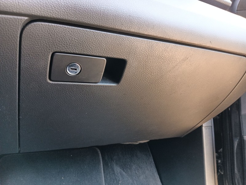 Recambio de guantera para volkswagen passat b6 (3c2) 2.0 tdi 16v referencia OEM IAM   