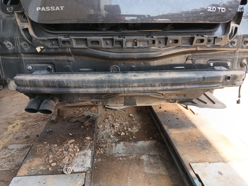 Recambio de refuerzo paragolpes trasero para volkswagen passat b6 (3c2) 2.0 tdi 16v referencia OEM IAM   