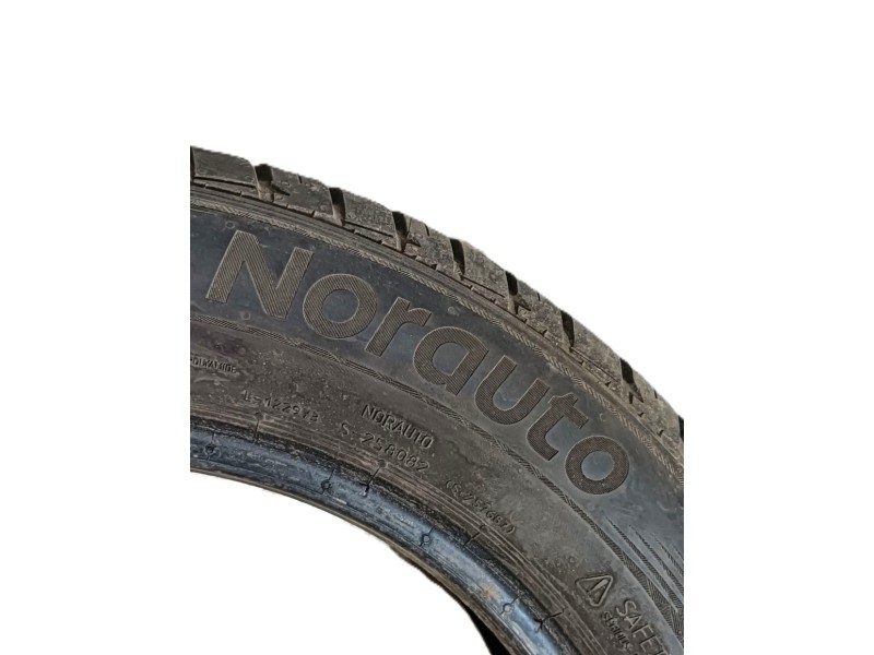 Recambio de neumatico para » otros... modelos referencia OEM IAM 185/60 R15 88H 2 NORAUTO