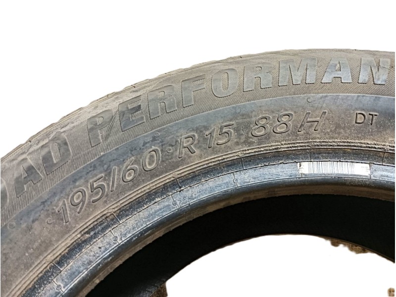 Recambio de neumatico para » otros... modelos referencia OEM IAM 195/60 R15 88H 2 KORMORAN
