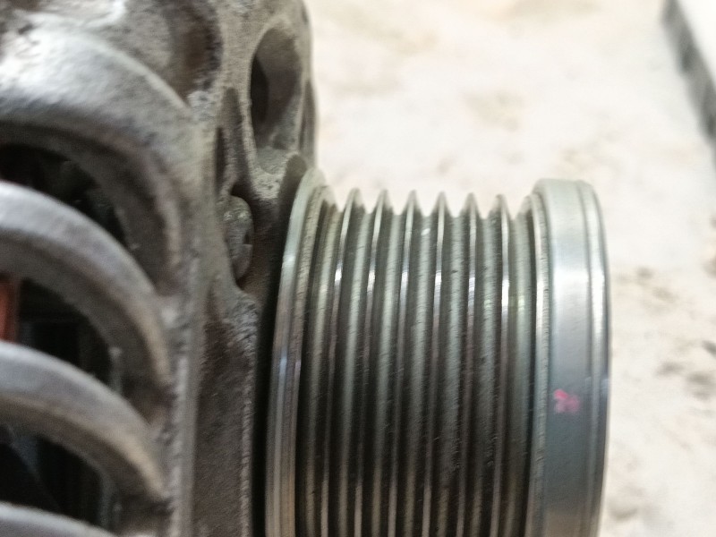 Recambio de alternador para renault megane iv berlina 5p limited referencia OEM IAM 231009933R A5TE0581ZE 