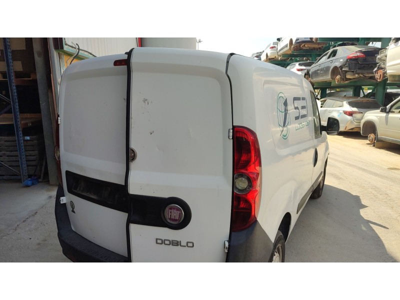 Recambio de puerta trasera derecha para fiat doblo cargo (263_) 1.3 d multijet referencia OEM IAM   