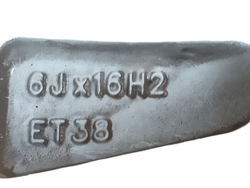 Recambio de llanta para skoda kamiq (nw4) 1.0 tsi referencia OEM IAM 657601025AJ ET38 6Jx16