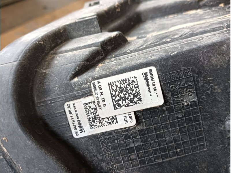 Recambio de faro derecho para audi q2 (gab, gag) 30 tdi referencia OEM IAM 81A941774D 81A941034 