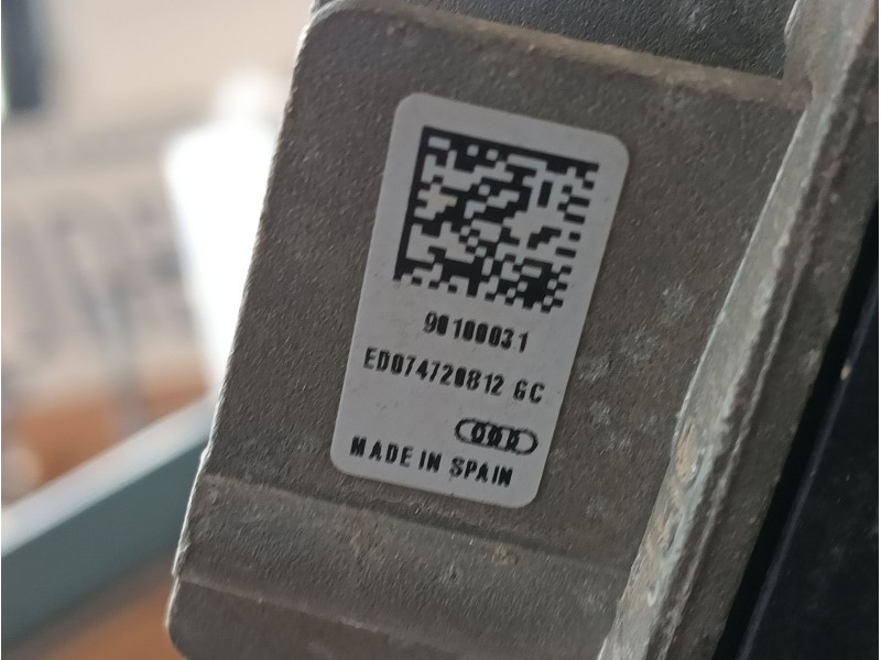 Recambio de faro derecho para audi q2 (gab, gag) 30 tdi referencia OEM IAM 81A941774D 81A941034 