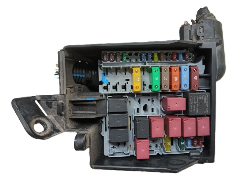 Recambio de caja reles / fusibles para fiat 500 (312_) 1.2 (312axa1a) referencia OEM IAM   