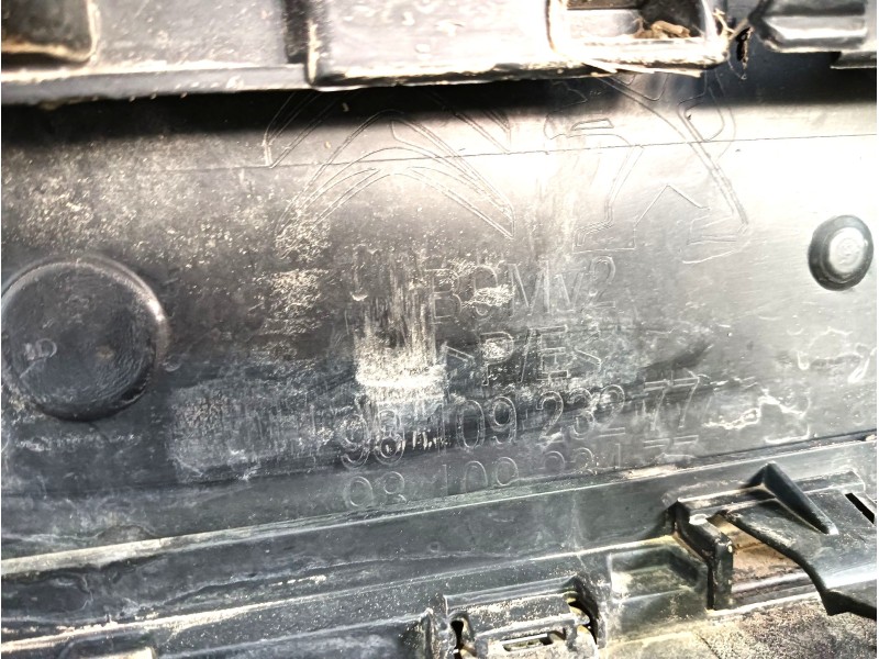 Recambio de paragolpes delantero para peugeot partner tepee 1.6 bluehdi 100 referencia OEM IAM  9810923277 