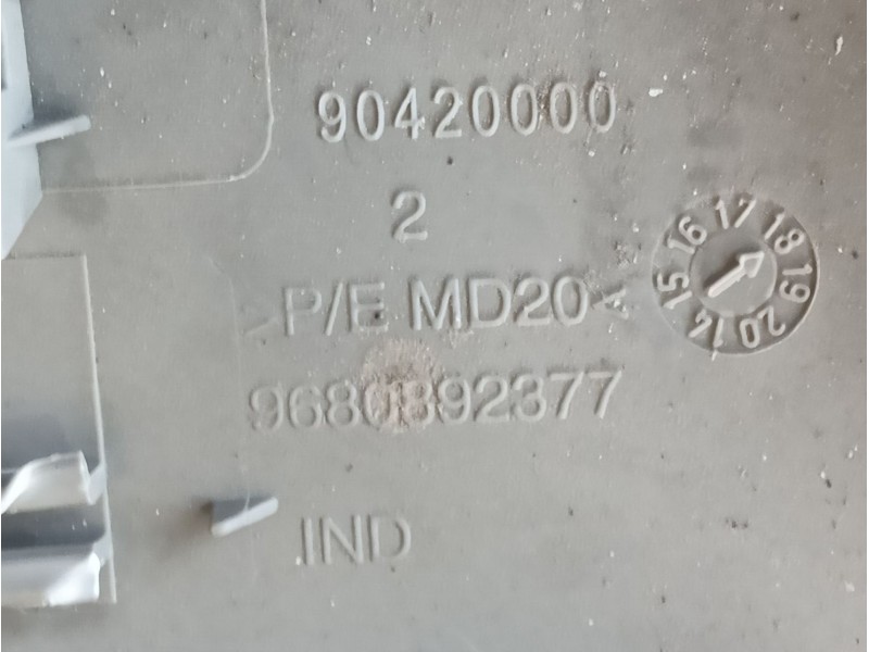 Recambio de luz interior para peugeot partner tepee 1.6 bluehdi 100 referencia OEM IAM  90420000 