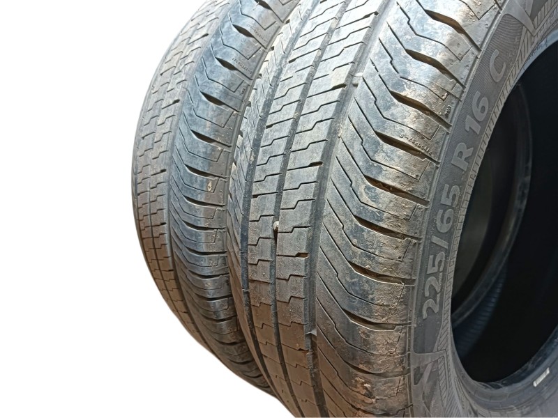 Recambio de neumatico para » otros... modelos referencia OEM IAM 225/55 R16 16C 112/110T 2 CONTINENTAL