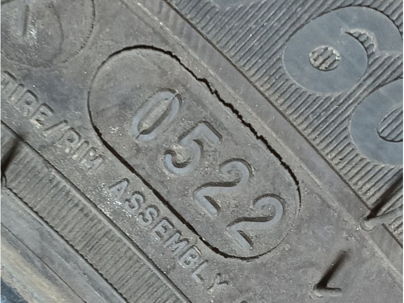 Recambio de neumatico para » otros... modelos referencia OEM IAM 215/60 R16C 103/101T 2 MICHELIN