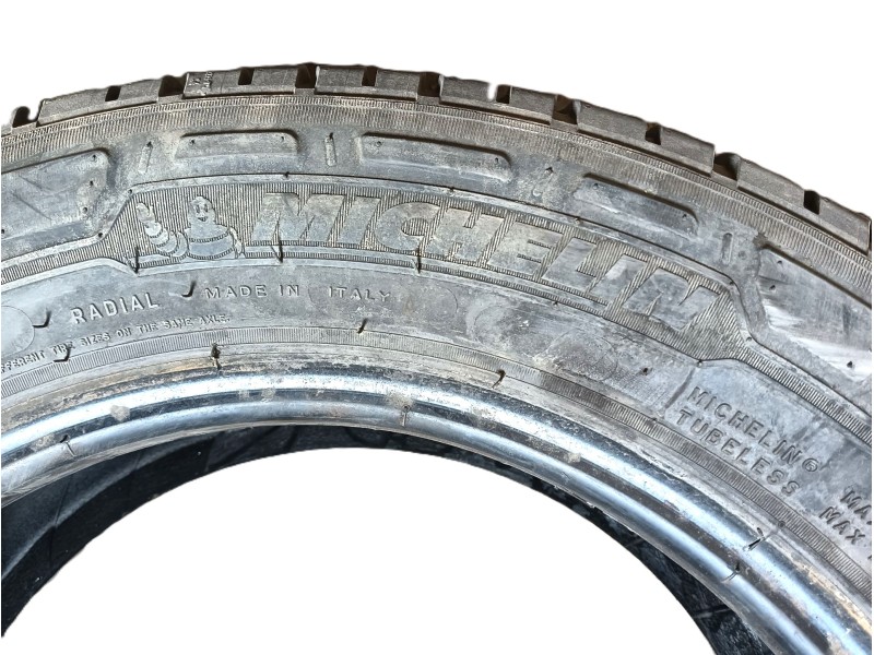 Recambio de neumatico para » otros... modelos referencia OEM IAM 215/60 R16C 103/101T 2 MICHELIN