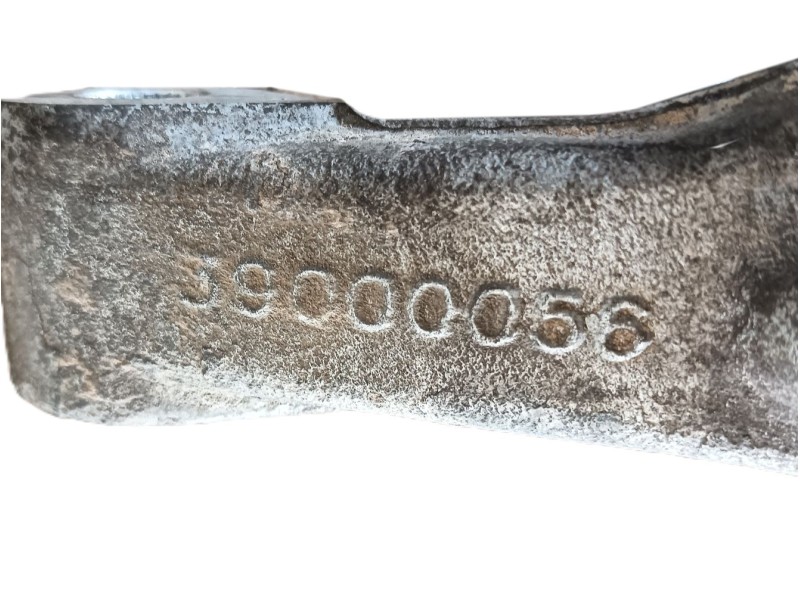 Recambio de mangueta delantera derecha para opel astra k (b16) 1.4 turbo (68) referencia OEM IAM  39000056 