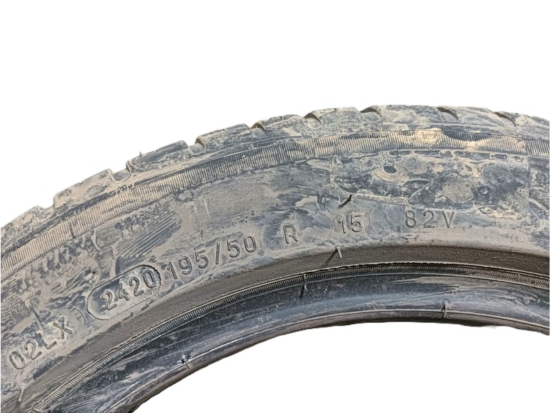 Recambio de neumatico para ford fiesta vi (cb1, ccn) 1.25 referencia OEM IAM 195/50 R15 82V 2 MICHELIN