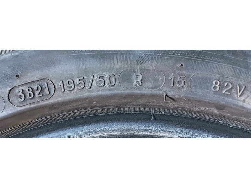 Recambio de neumatico para » otros... modelos referencia OEM IAM 195/50 R15 82V 2 MICHELIN