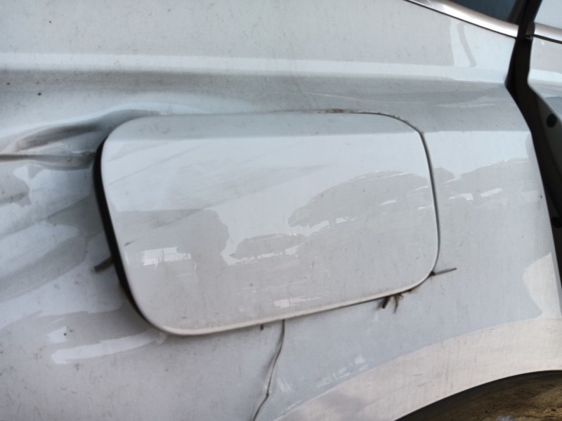 Recambio de tapa exterior combustible para audi q3 sportback (f3n) 35 tdi quattro referencia OEM IAM   