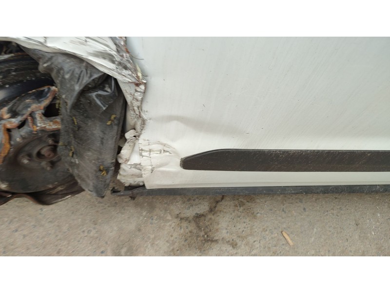 Recambio de puerta delantera izquierda para ford transit courier b460 monospace 1.5 tdci referencia OEM IAM   