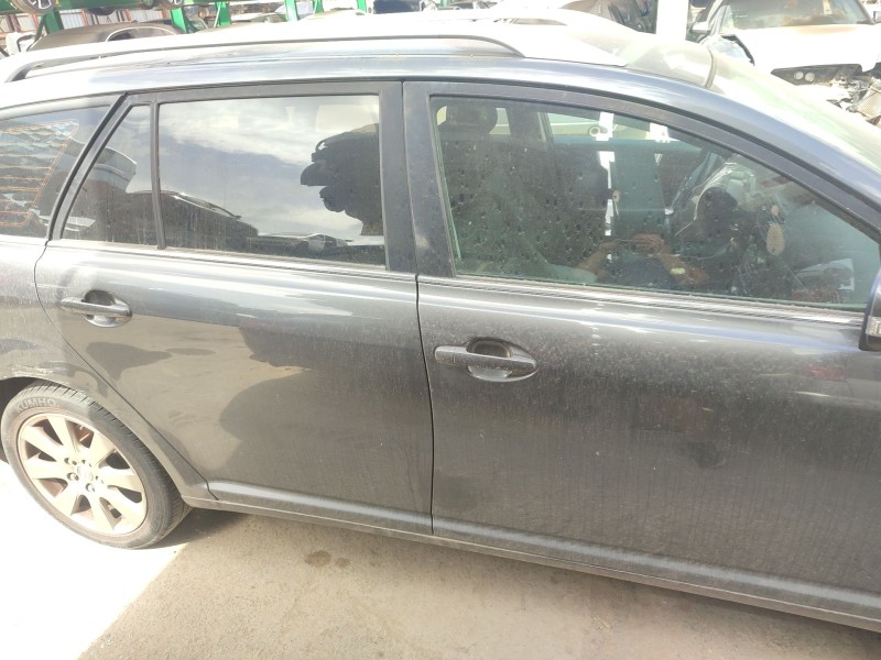 toyota avensis station wagon (_t25_) del año 2008