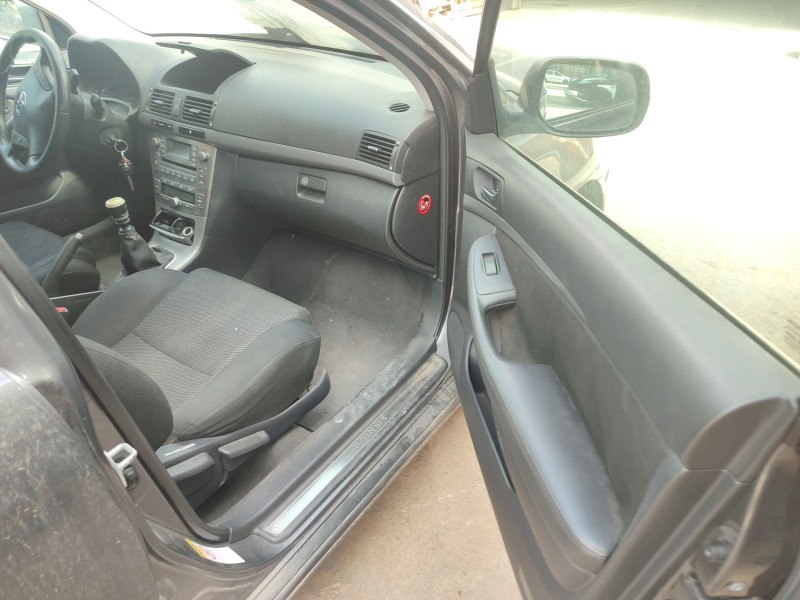 toyota avensis station wagon (_t25_) del año 2008