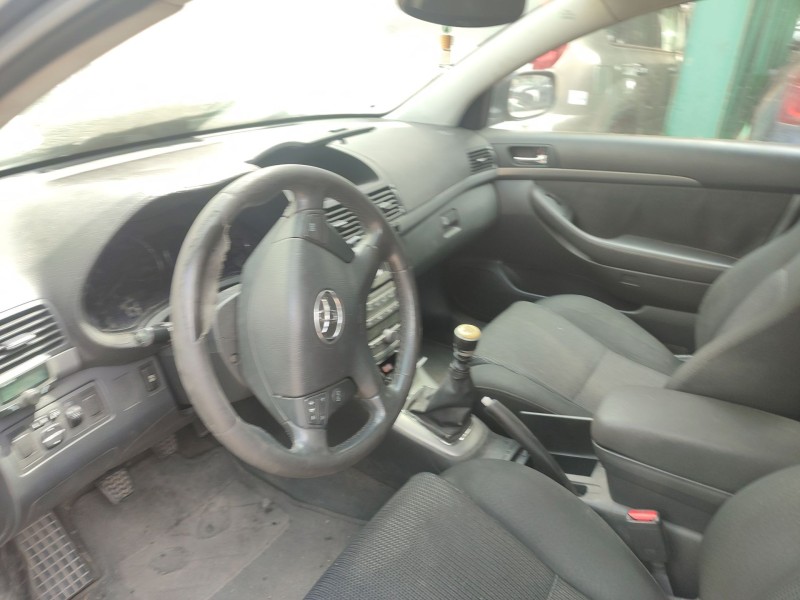 toyota avensis station wagon (_t25_) del año 2008