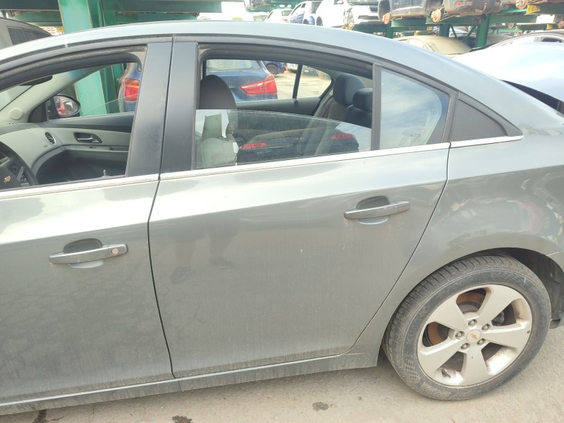 Recambio de puerta trasera izquierda para chevrolet cruze (j300) 2.0 cdi referencia OEM IAM   