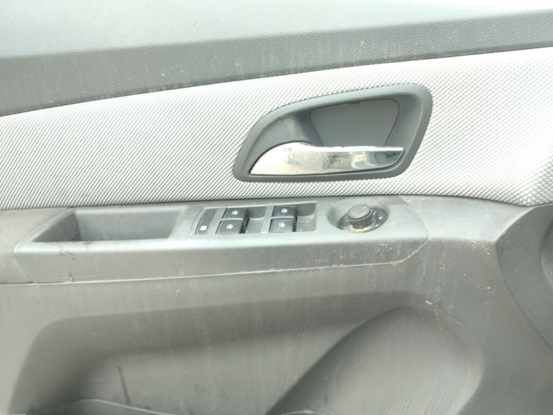 Recambio de mando elevalunas delantero izquierdo para chevrolet cruze (j300) 2.0 cdi referencia OEM IAM   