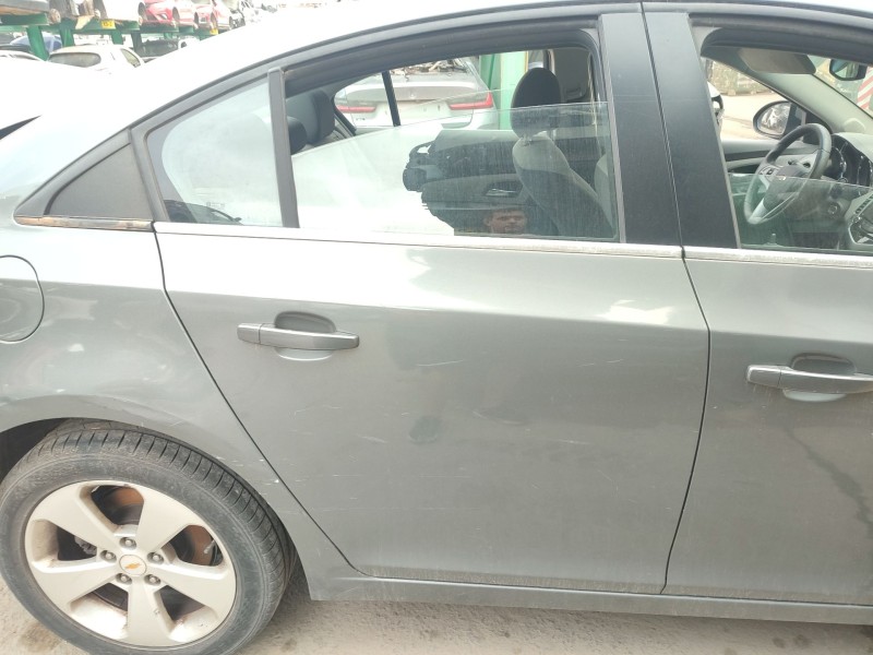 Recambio de puerta trasera derecha para chevrolet cruze (j300) 2.0 cdi referencia OEM IAM   