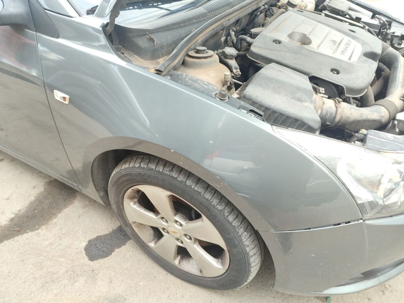 Recambio de aleta delantera derecha para chevrolet cruze (j300) 2.0 cdi referencia OEM IAM   