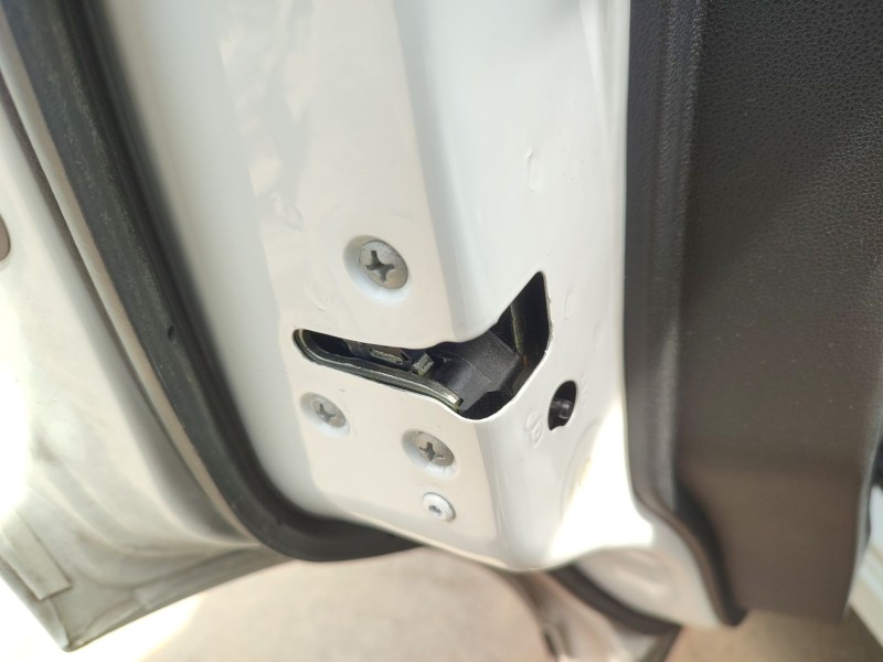 Recambio de cerradura puerta trasera izquierda para renault kadjar (ha_, hl_) 1.2 tce 130 referencia OEM IAM   