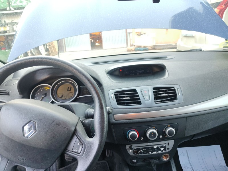 Recambio de salpicadero para renault megane iii hatchback (bz0/1_, b3_) 1.5 dci (bz0c) referencia OEM IAM   