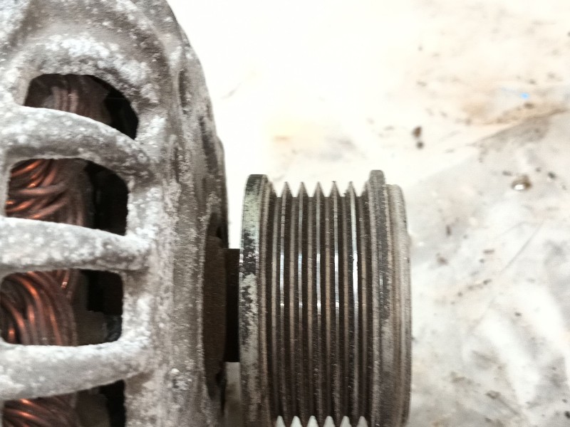 Recambio de alternador para dacia sandero ii 1.5 dci referencia OEM IAM   