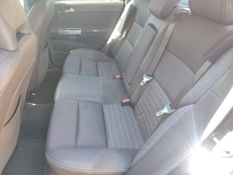 Recambio de asientos traseros para volvo s40 ii (544) 1.6 d referencia OEM IAM   