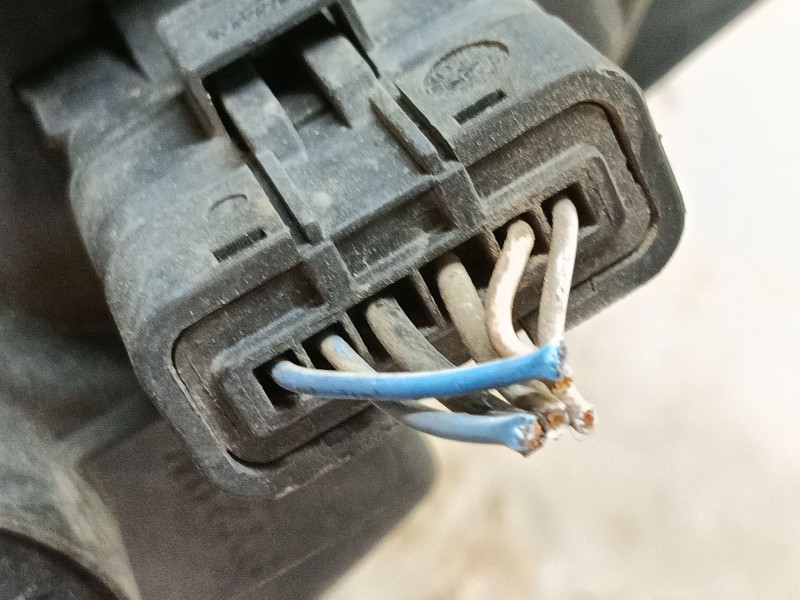 Recambio de faro izquierdo para dacia sandero ii 1.5 dci referencia OEM IAM   