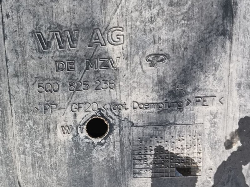 Recambio de cubrecarter para seat leon (5f1) 2.0 tdi referencia OEM IAM   