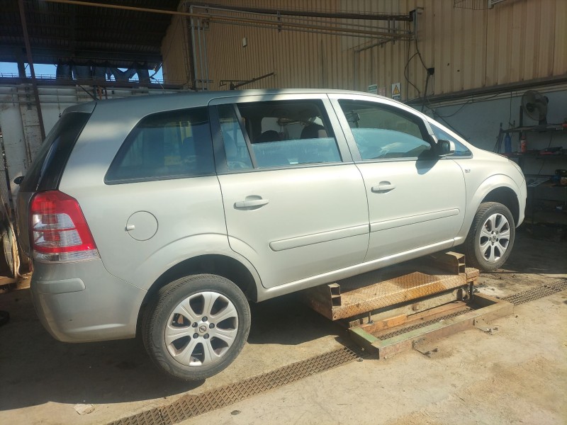 opel zafira / zafira family b (a05) del año 2009