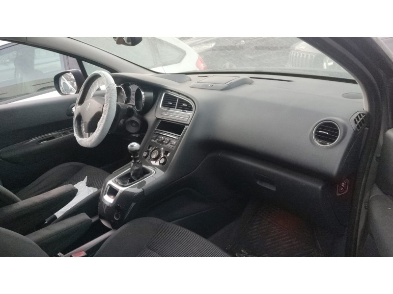 peugeot 5008 (0u_, 0e_) del año 2012