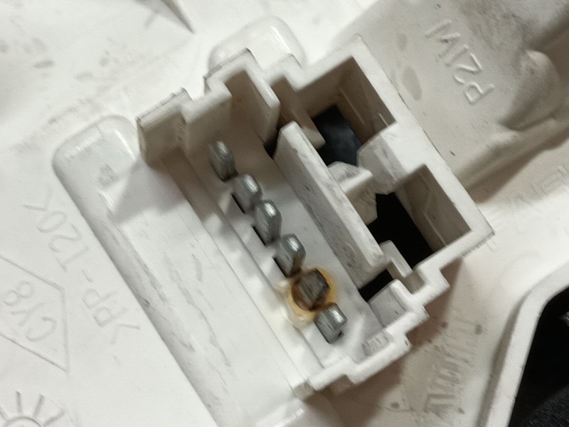 Recambio de piloto trasero derecho para renault megane ii sedán (lm0/1_) 1.9 dci (lm0g, lm1g, lm2c) referencia OEM IAM 820014268