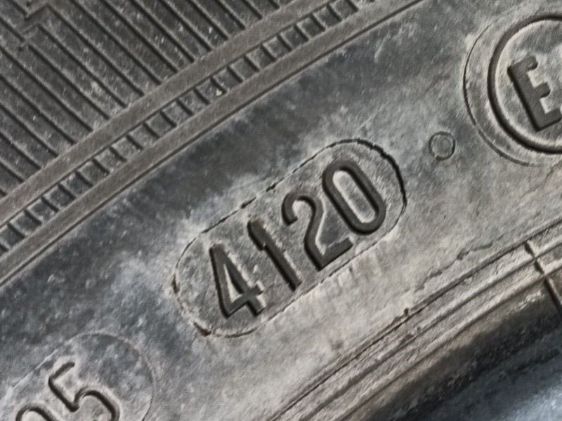 Recambio de neumatico para » otros... modelos referencia OEM IAM   