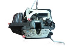 Recambio de cerradura puerta trasera izquierda para ssangyong rodius i 2.7 xdi referencia OEM IAM    2