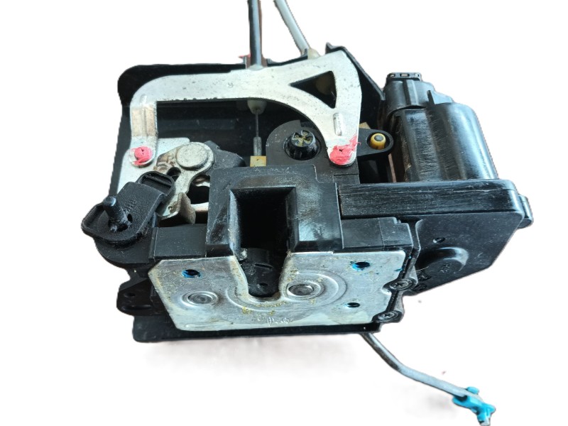 Recambio de cerradura puerta trasera derecha para ssangyong rodius i 2.7 xdi referencia OEM IAM   