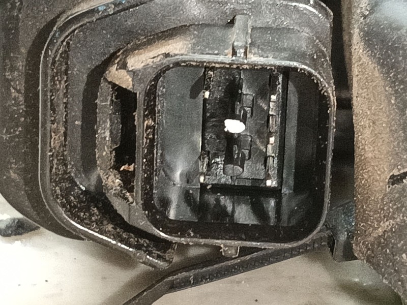 Recambio de cerradura puerta delantera izquierda para ssangyong rodius i 2.7 xdi referencia OEM IAM   