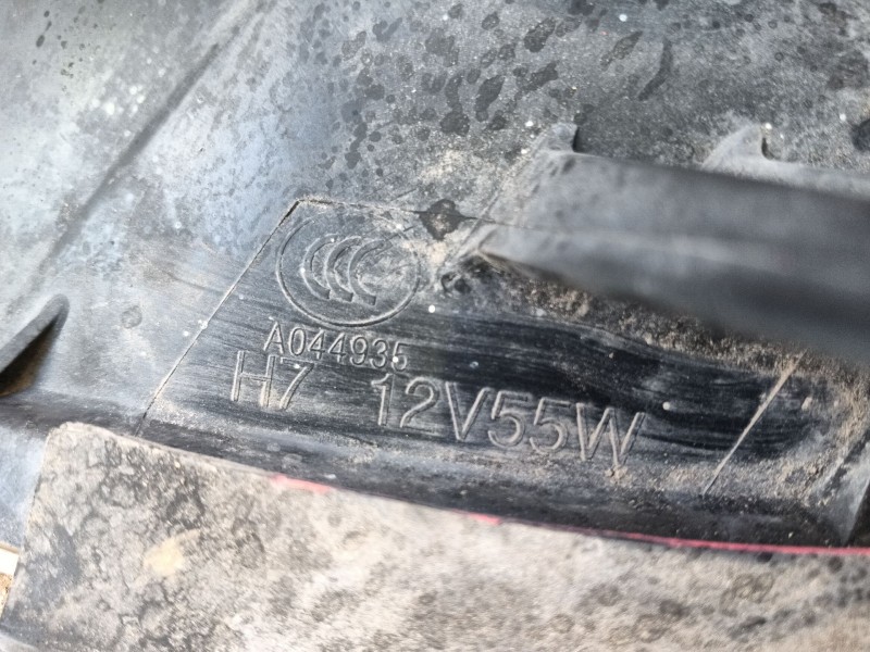 Recambio de faro izquierdo para ssangyong rodius i 2.7 xdi referencia OEM IAM   